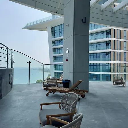 Resort Luxury 1 Bed In Trilogy, Seafront