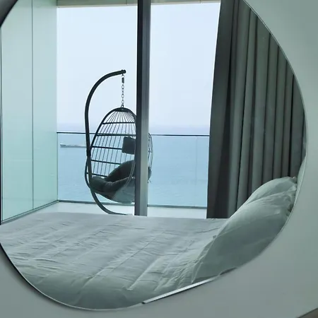 Luxury 1 Bed In Trilogy, Seafront *