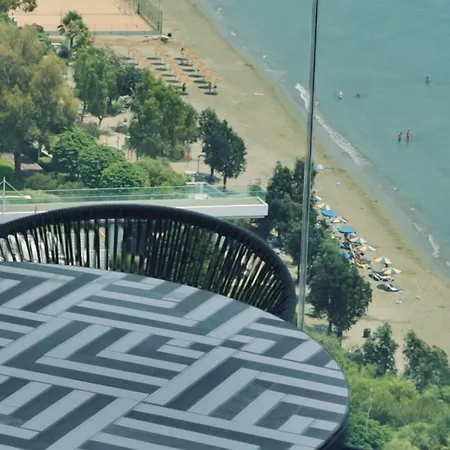 Resort Luxury 1 Bed In Trilogy, Seafront Limassol