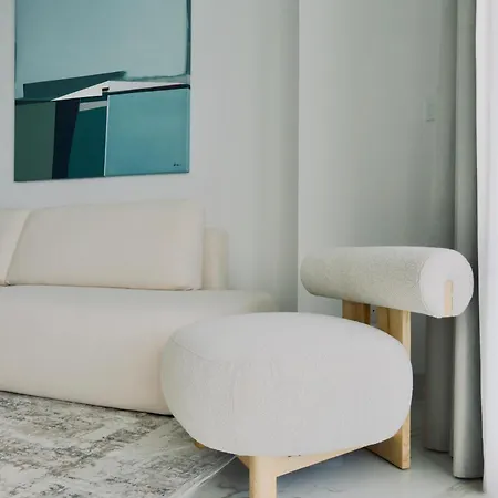 Luxury 1 Bed In Trilogy, Seafront *