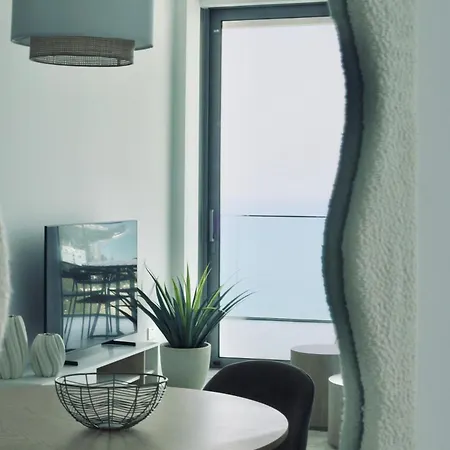 Resort Luxury 1 Bed In Trilogy, Seafront Limasol