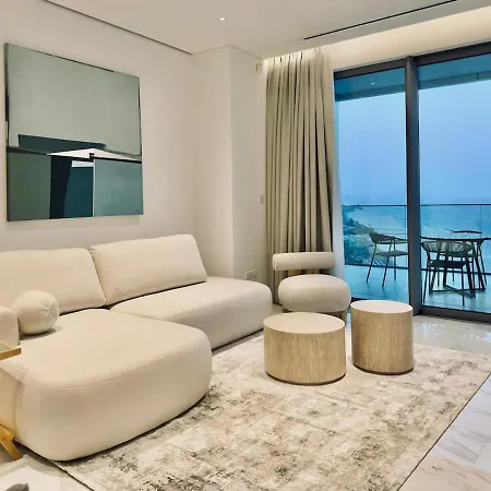 Luxury 1 Bed In Trilogy, Seafront Apartment *