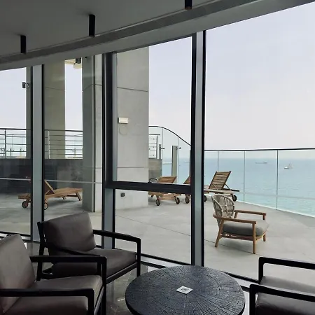 Luxury 1 Bed In Trilogy, Seafront Daire *