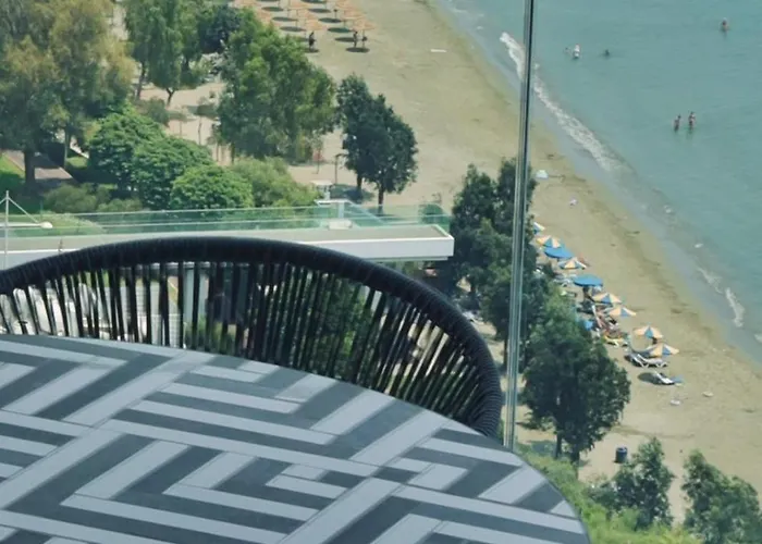 Resort Luxury 1 Bed In Trilogy, Seafront Limassol