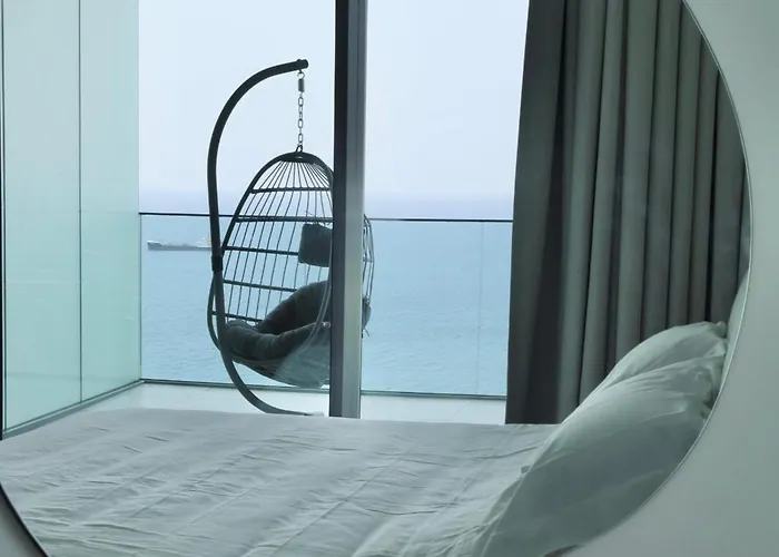 Luxury 1 Bed In Trilogy, Seafront *