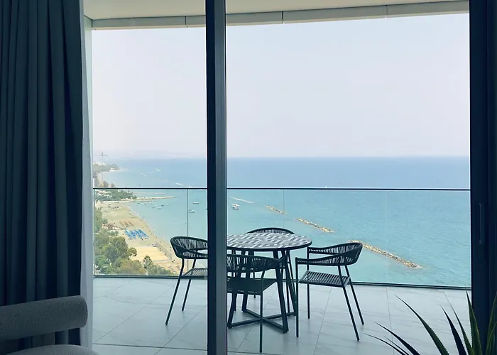 Luxury 1 Bed In Trilogy, Seafront Resort