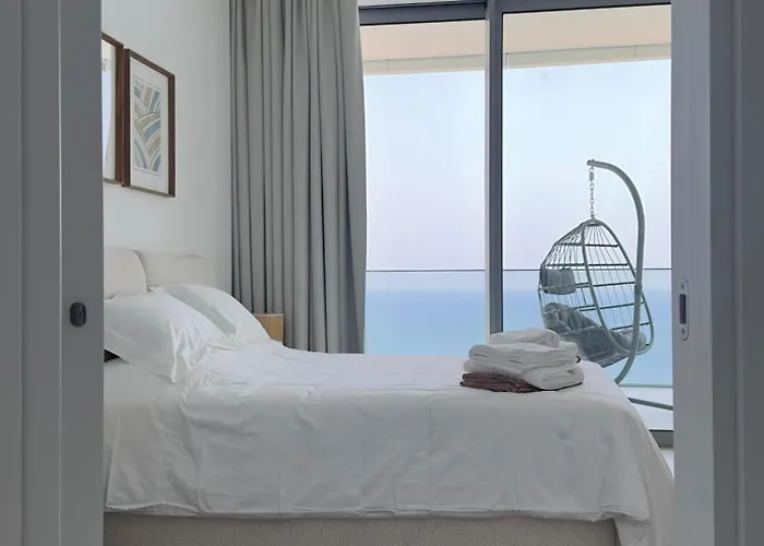 Luxury 1 Bed In Trilogy, Seafront Resort Limassol