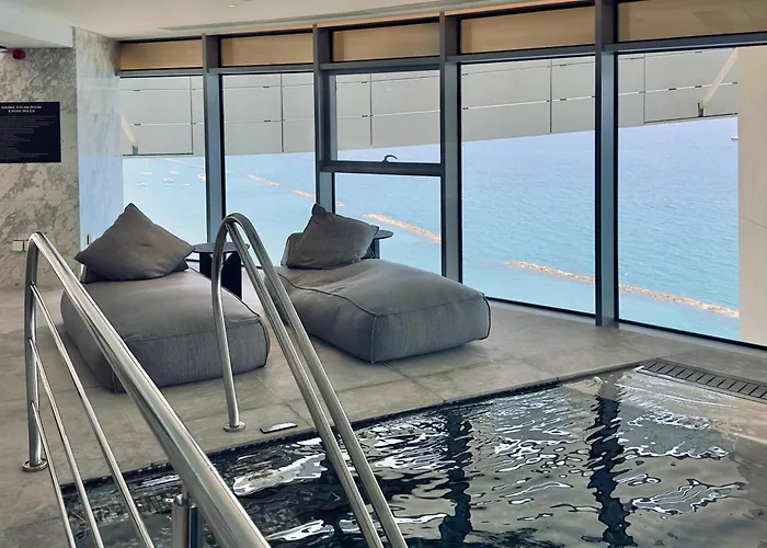 Resort Luxury 1 Bed In Trilogy, Seafront *