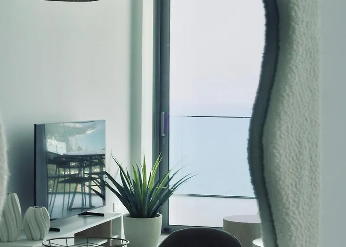 Resort Luxury 1 Bed In Trilogy, Seafront Limassol