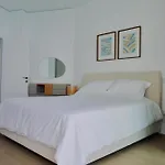 Luxury 1 Bed In Trilogy, Seafront リゾート *