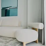 Luxury 1 Bed In Trilogy, Seafront *