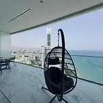 Luxury 1 Bed In Trilogy, Seafront リゾート *