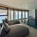 Luxury 1 Bed In Trilogy, Seafront