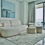 Luxury 1 Bed In Trilogy, Seafront *