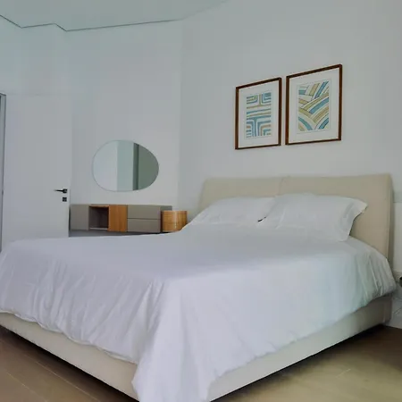 Luxury 1 Bed In Trilogy, Seafront 度假村 *