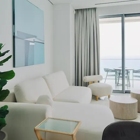Luxury 1 Bed In Trilogy, Seafront * 利马索尔