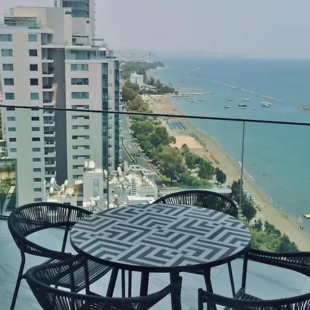 Luxury 1 Bed In Trilogy, Seafront 利马索尔