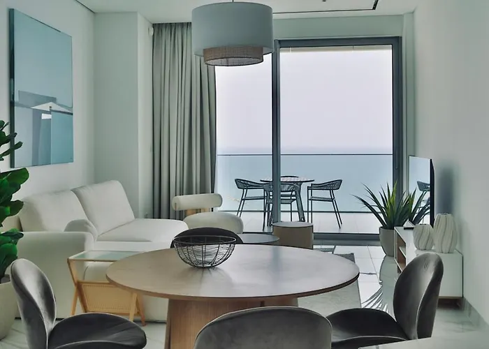 Luxury 1 Bed In Trilogy, Seafront *