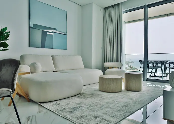 Luxury 1 Bed In Trilogy, Seafront *